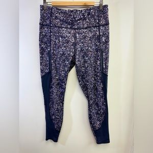 ATHLETA, Rainier Printed Mesh Tight, Sandstone Navy, Size Large